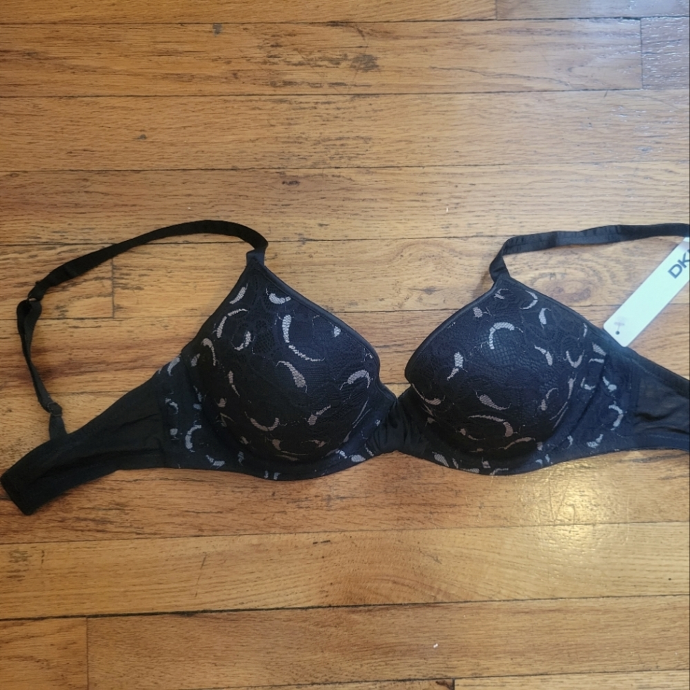 NEW! DKNY Black with lace bra